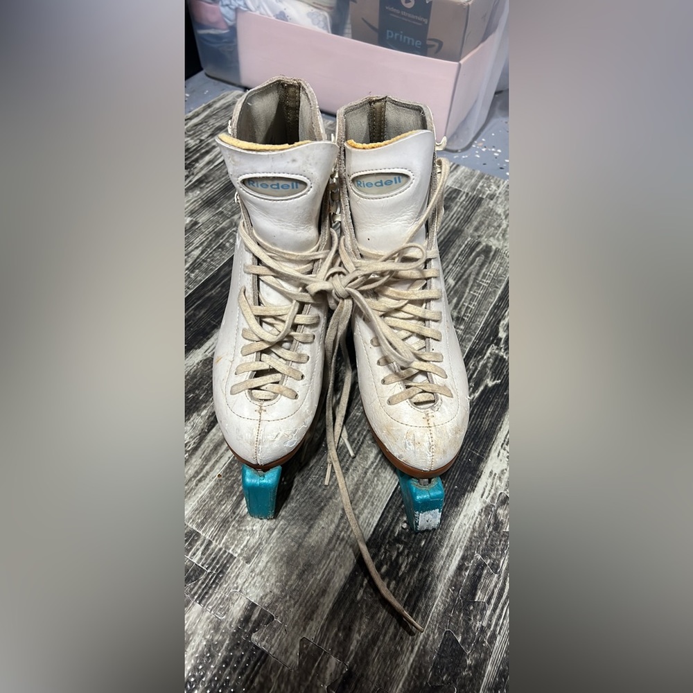 Riedell figure skates